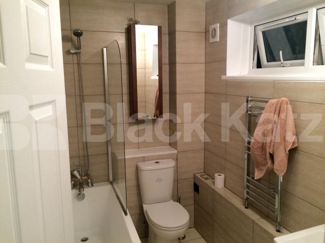 			NEW INSTRUCTION, 4 Bedroom, 1 bath, 1 reception Apartment			 Victoria Drive, Southfields